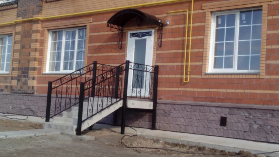 Козырёк классический